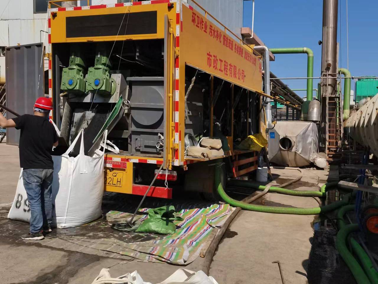 南澳淤泥压干处理